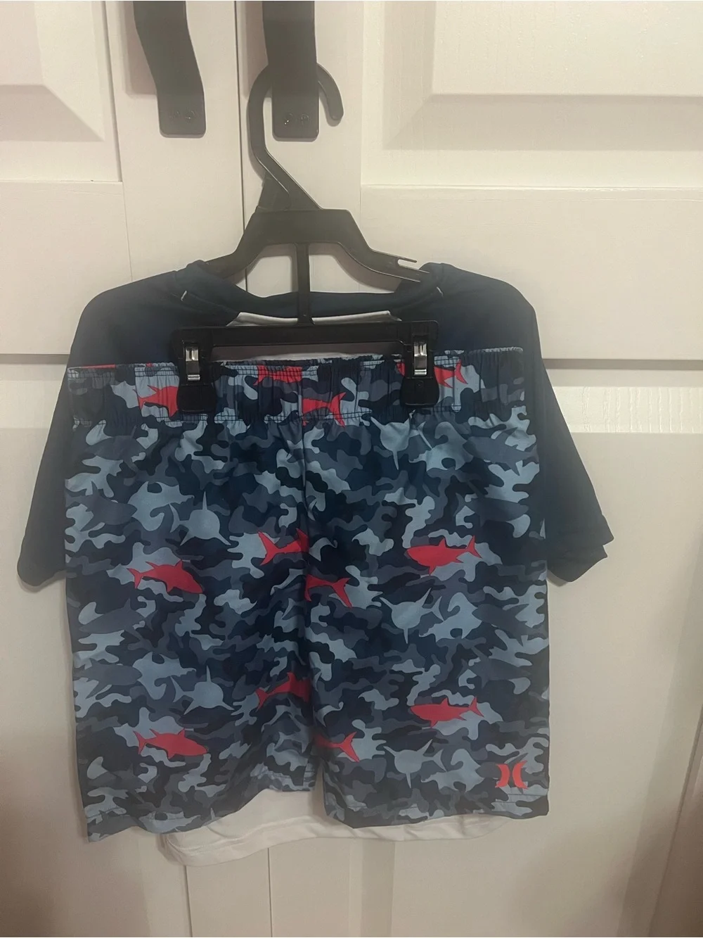 Hurley White & Black Raglan Tee/Swim trunks Set with Red Camo Logo